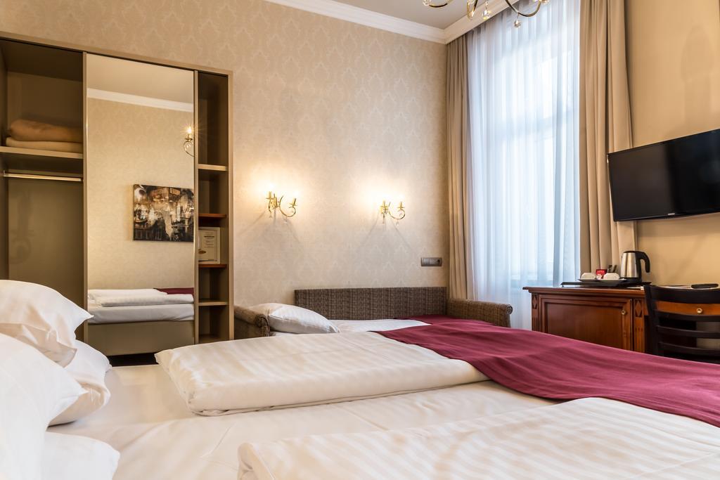 Hotel Fuerst Metternich Виена Екстериор снимка