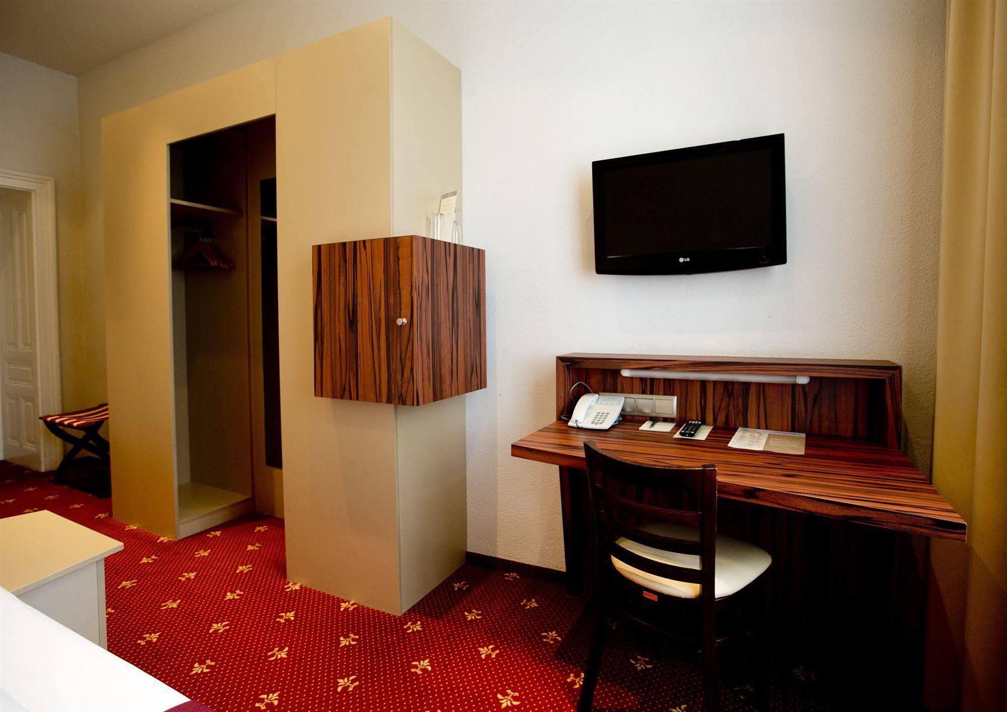 Hotel Fuerst Metternich Виена Екстериор снимка