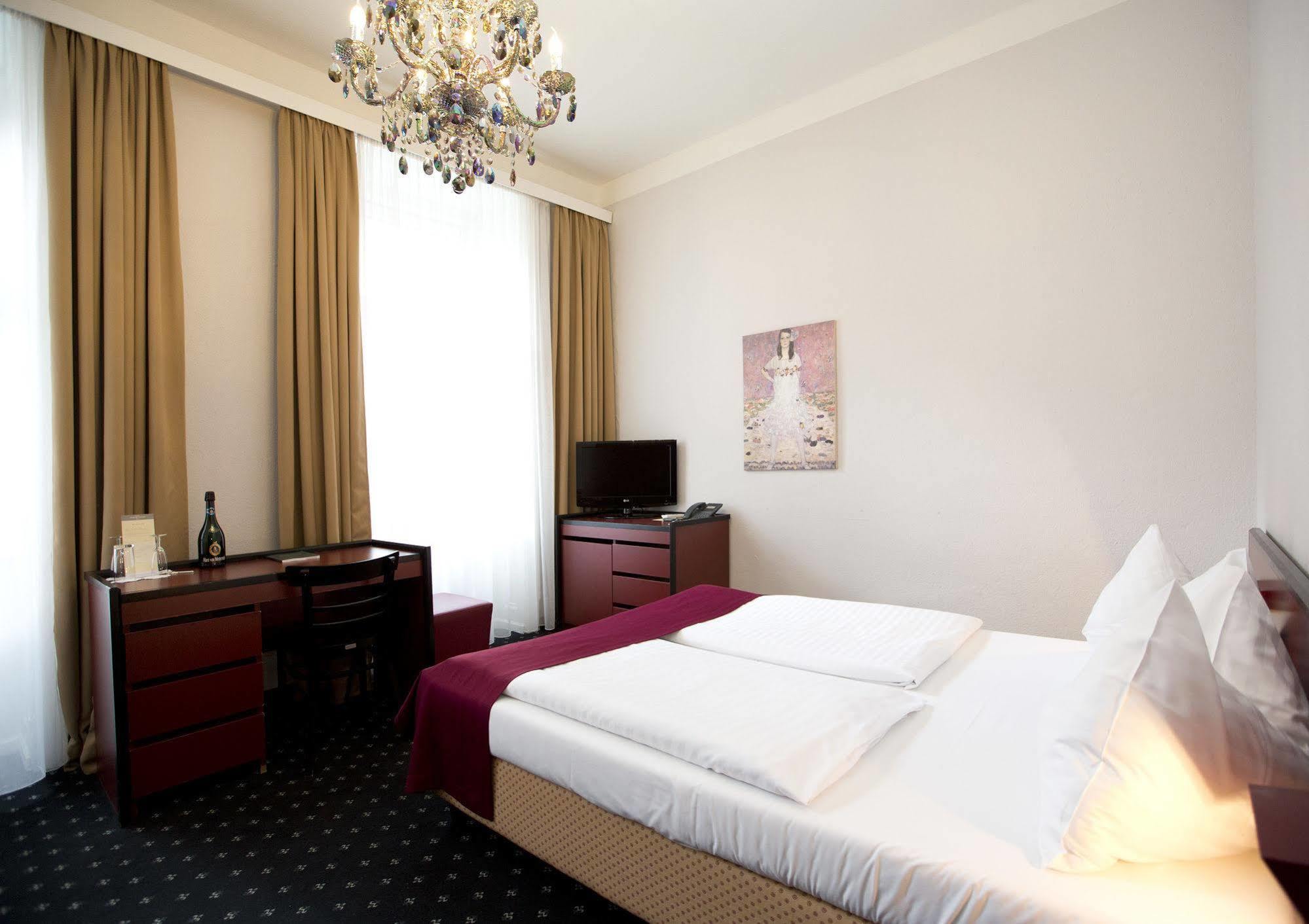 Hotel Fuerst Metternich Виена Екстериор снимка