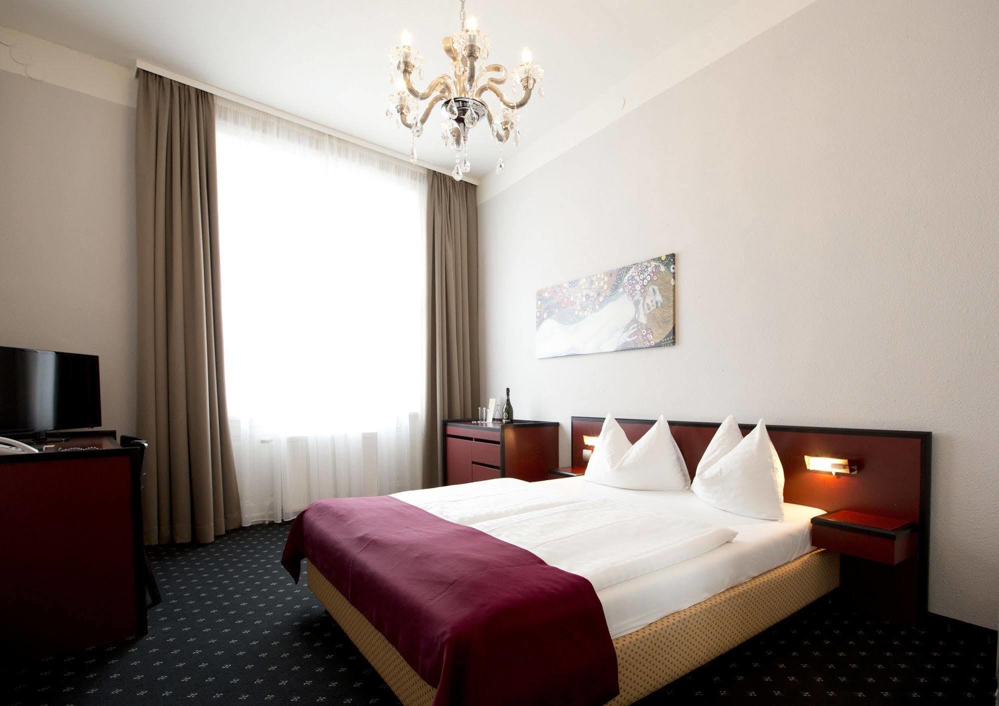 Hotel Fuerst Metternich Виена Екстериор снимка