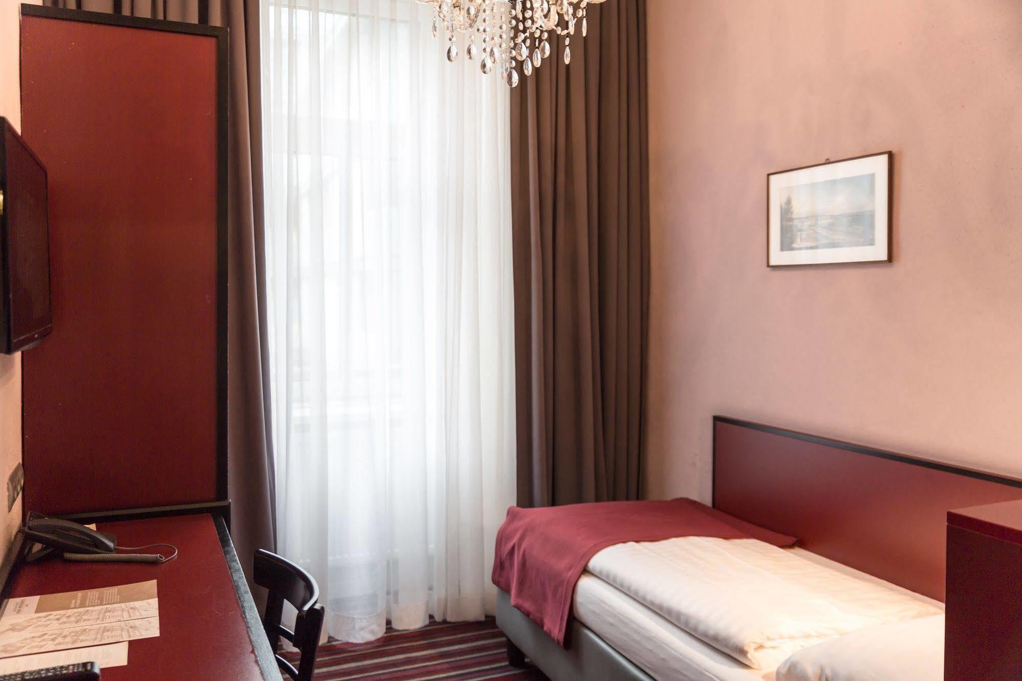 Hotel Fuerst Metternich Виена Екстериор снимка
