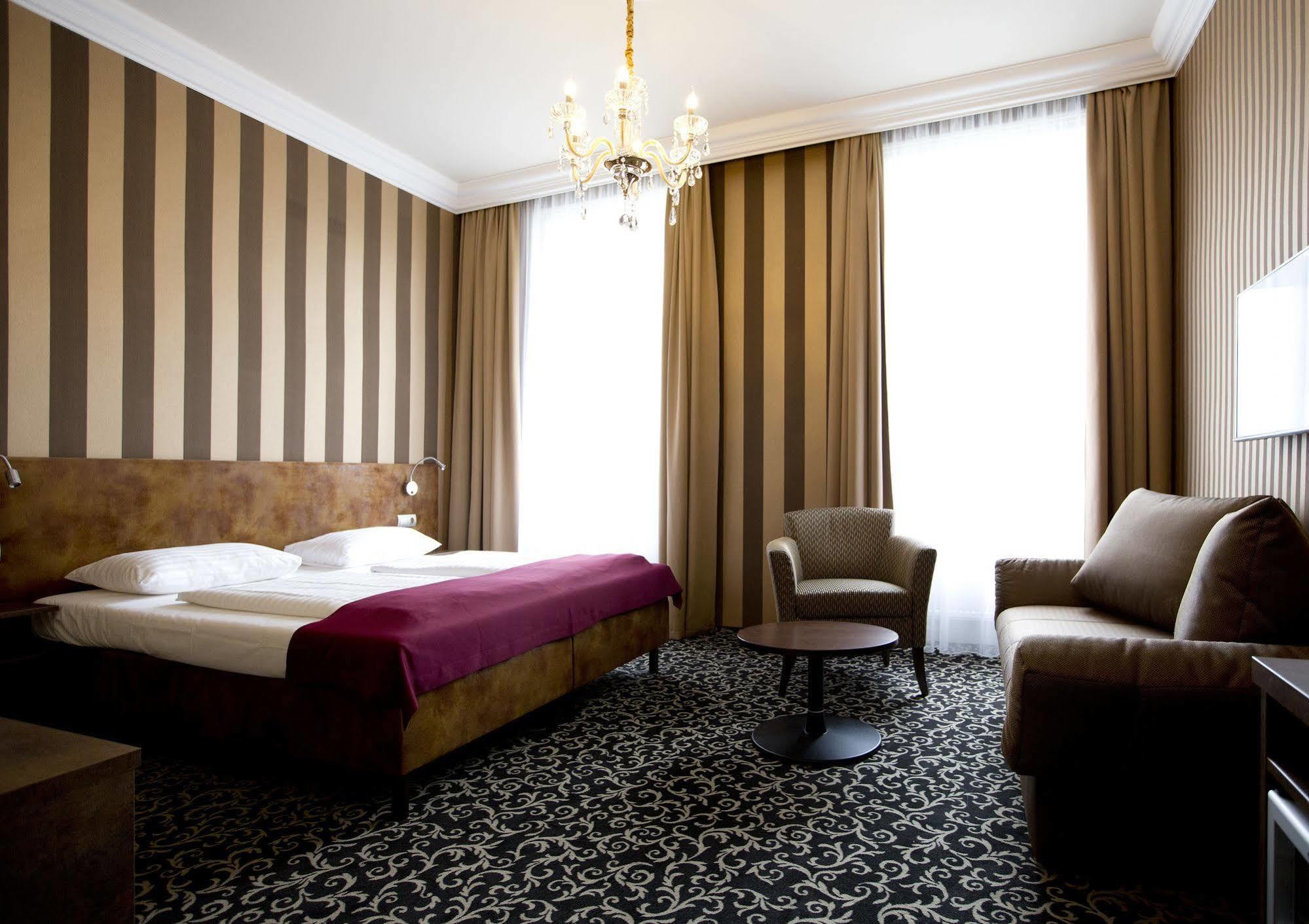 Hotel Fuerst Metternich Виена Екстериор снимка